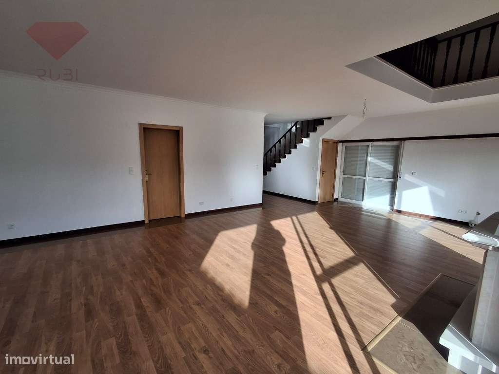 Moradia T4 à venda na Cotovia - Sesimbra-31