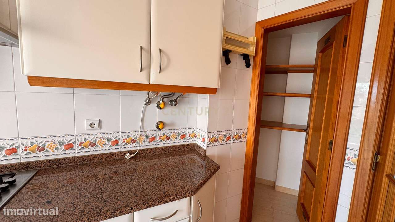 Excelente T4 no Montijo com Garagem e Arrecadação.-17