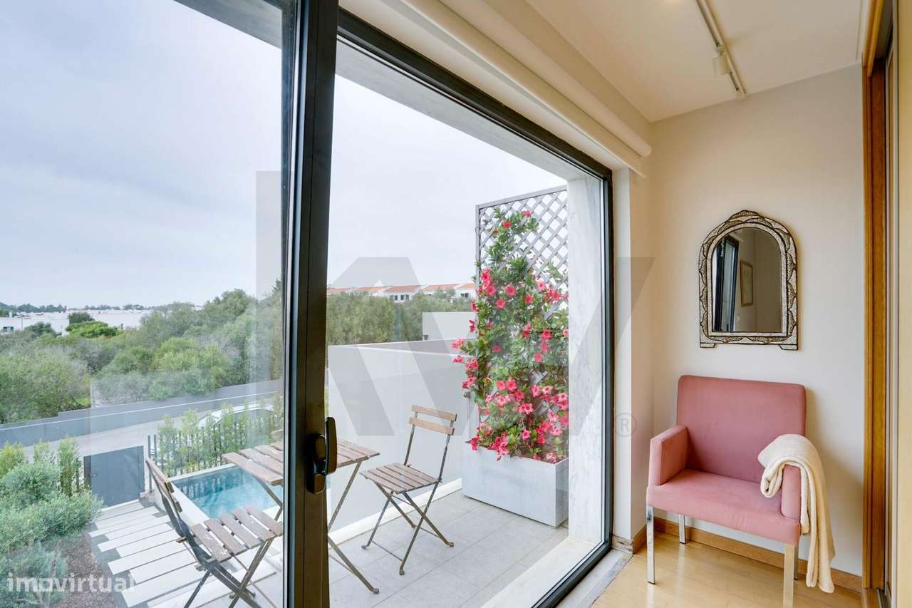 Moradia Contemporânea T3+1 com Piscina em Condomínio Fechado Exclusivo-25