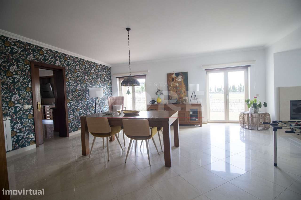 Moradia T5 independente de Gaveto - Caldas da Rainha-8