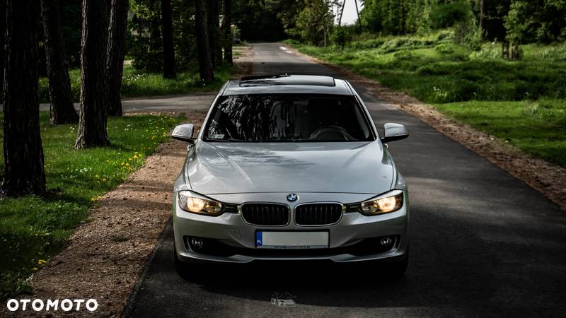 BMW Seria 3 318d Sport Line - 28