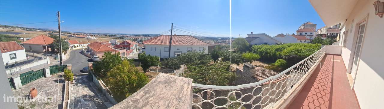 2 MORADIAS Independentes T6 e T1 com , Garagem, Jardim, Terreno ,Adega-14