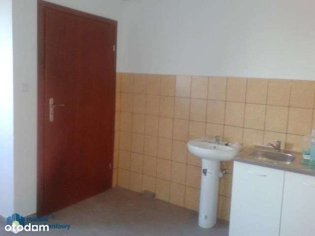 Dwie hale przemyslowo- magazynowe+ biuro-6