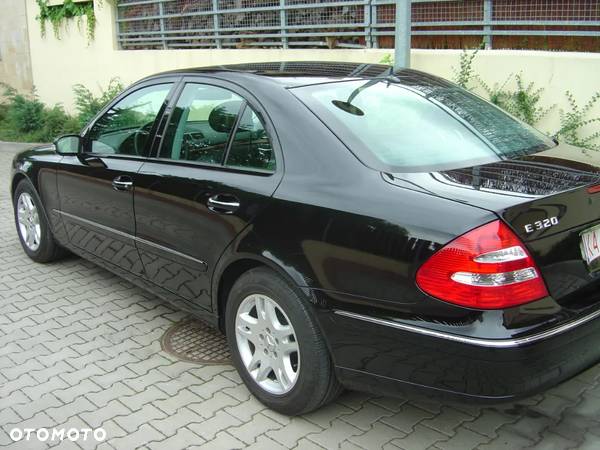 Mercedes-Benz Klasa E 320 CDI Elegance - 6