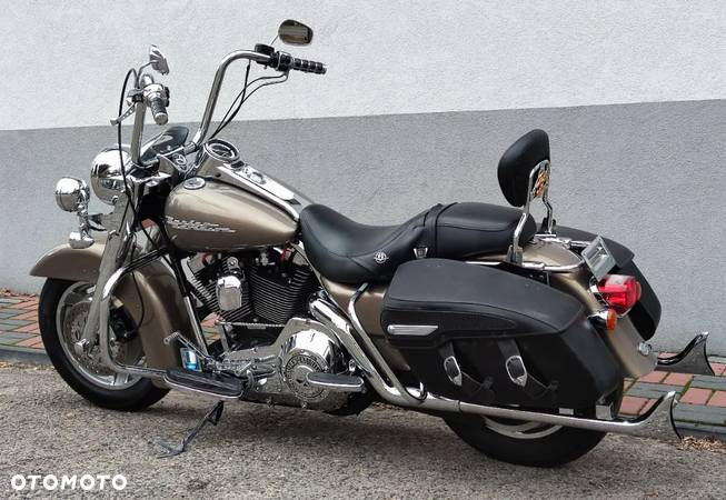 Harley-Davidson Touring Road King - 16