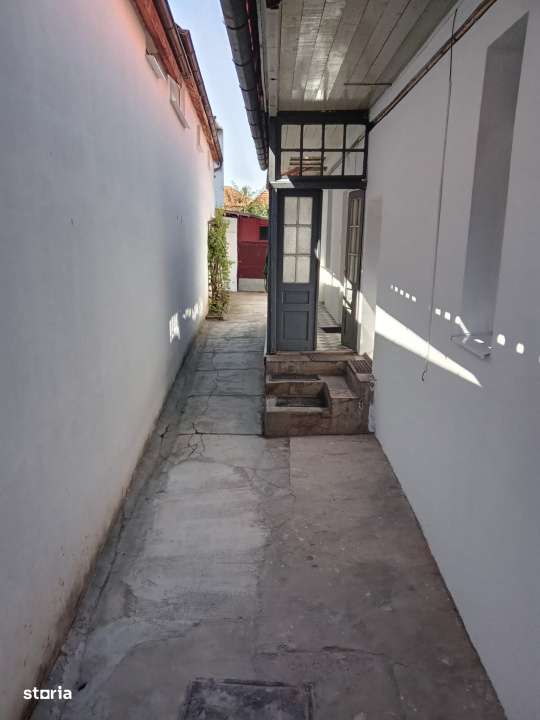 Casa cu 2 camere, suprafata de 70 mp, in zona Grivitei - Imagine principală: 4/12