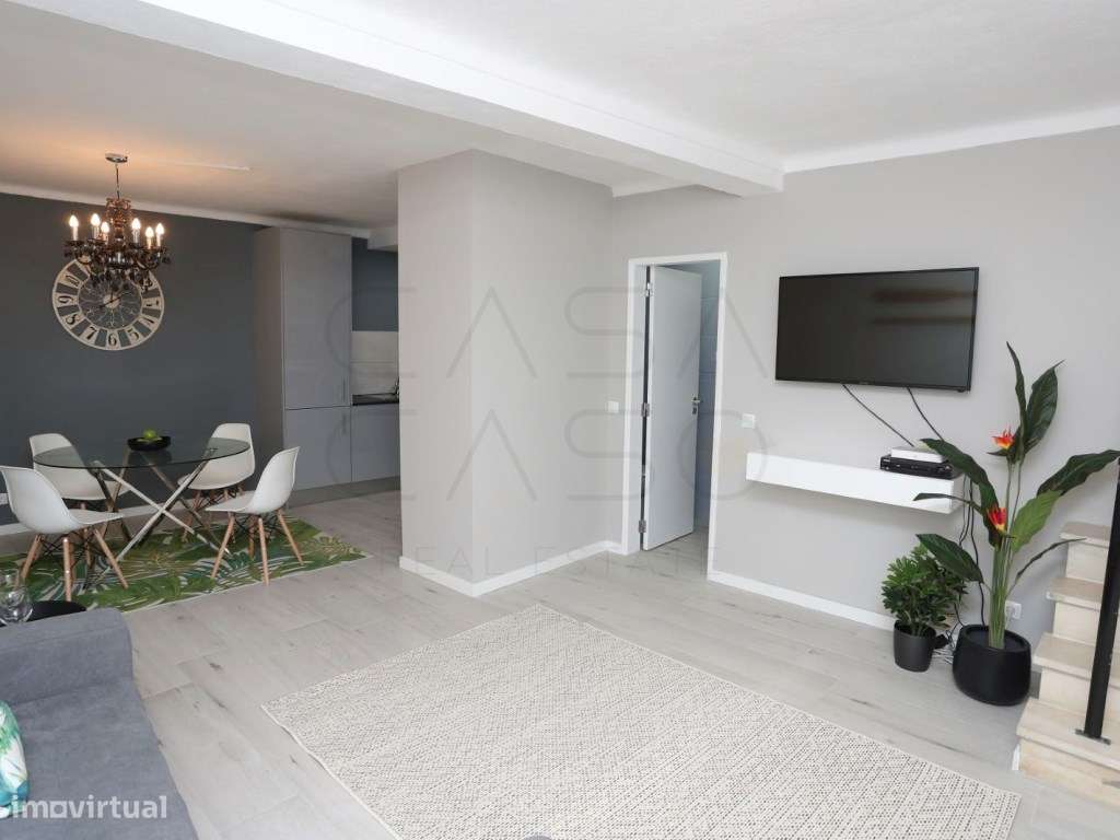 Apartamento duplex T1 (2 assoalhadas) com terraço no centro da Cida... - Grande imagem: 2/23