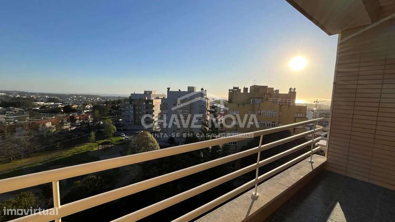 T2+1 Renovado na Madalena | Último Piso com Vista Mar e Box Privativa-23