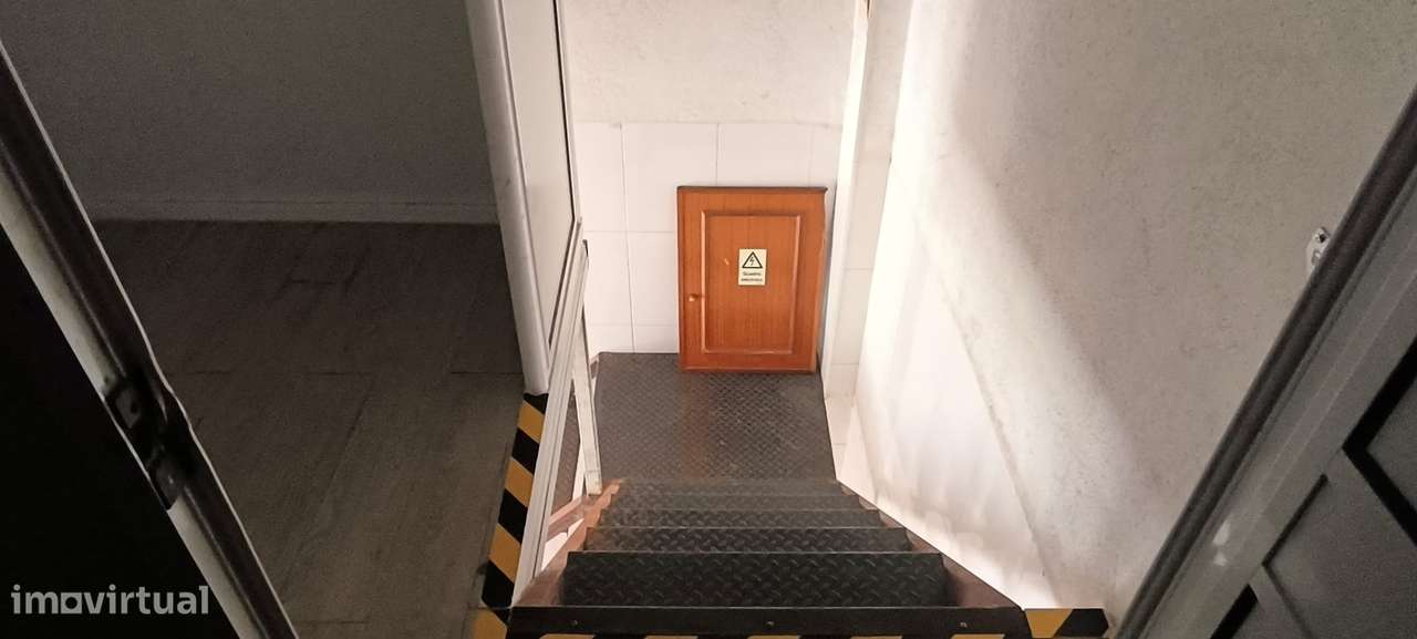 Espaço Comercial 250 m² | Ramada, Odivelas-28