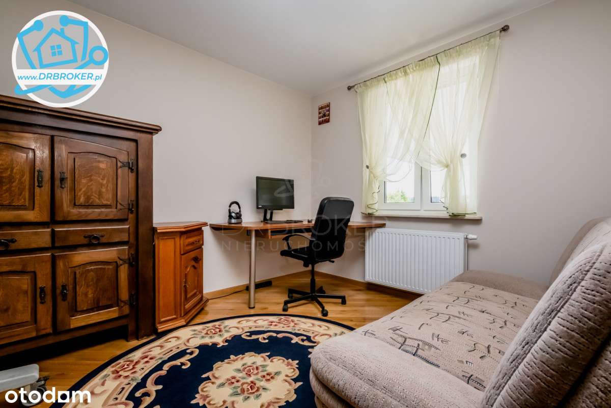 Dom z piękną działką i wolnostojącym garażem-12