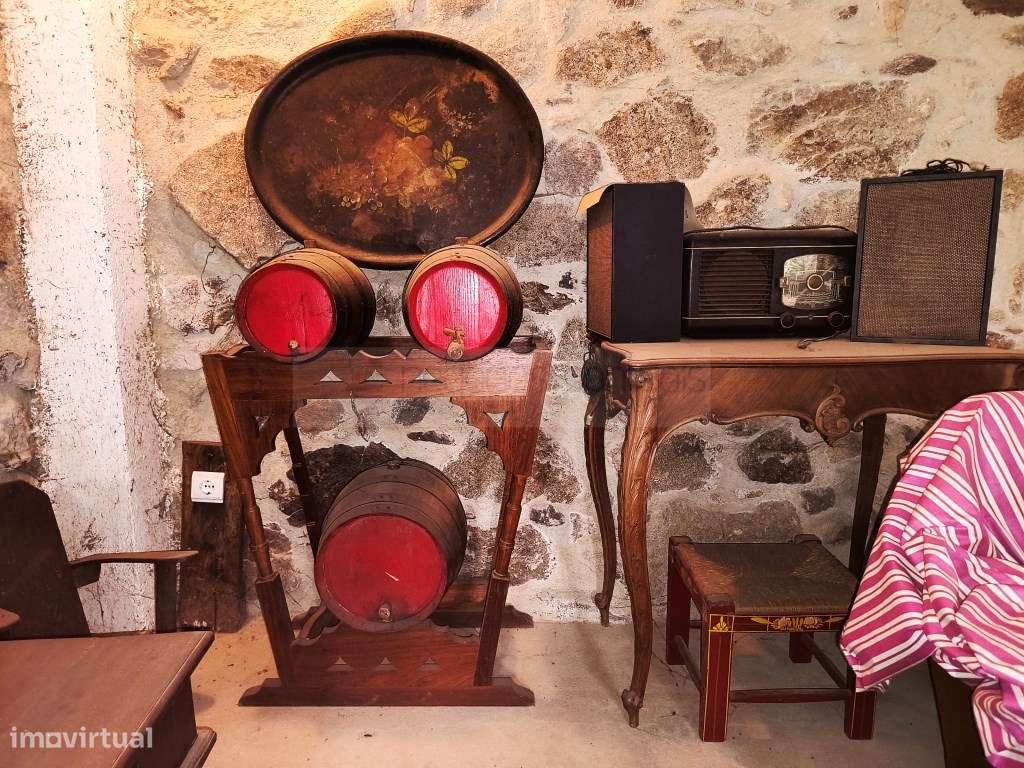 Casa Rústica de Pedra e Carvalho, em Quinta de 20.000m²-23