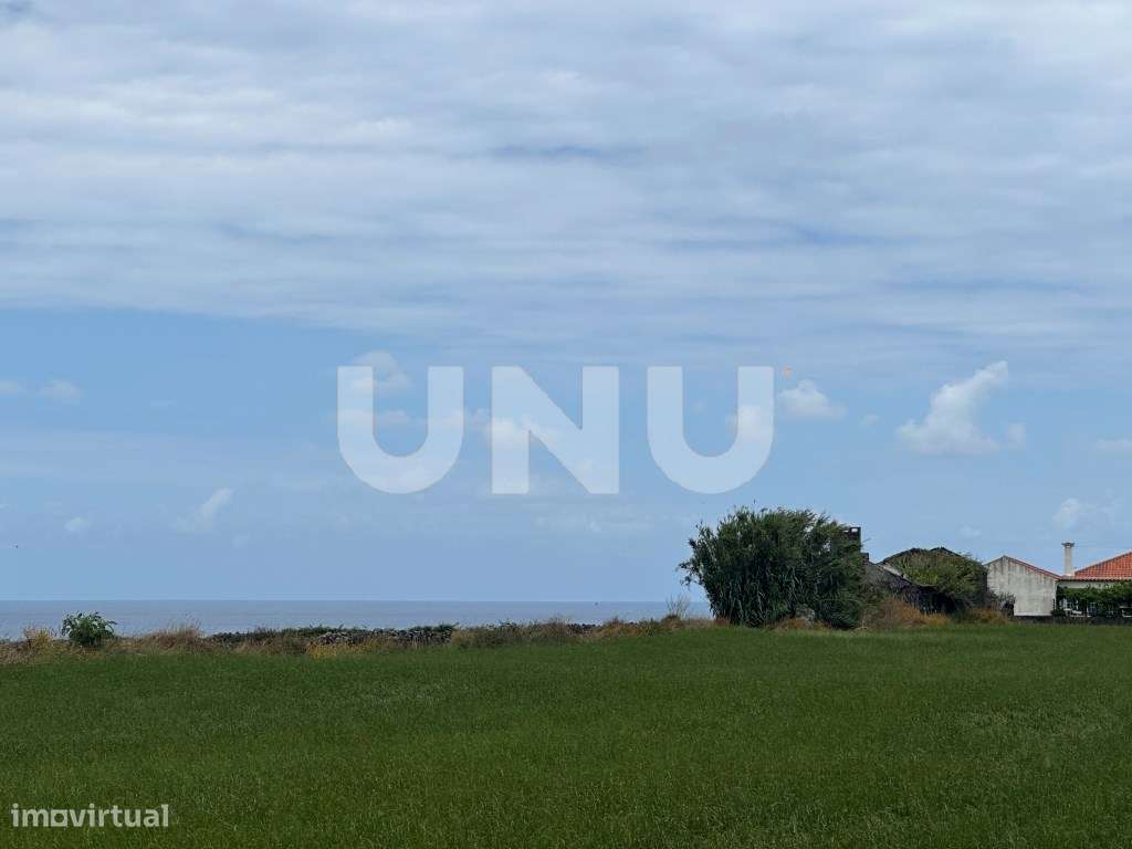 Prédio Misto no Pico da Pedra - Grande imagem: 4/12