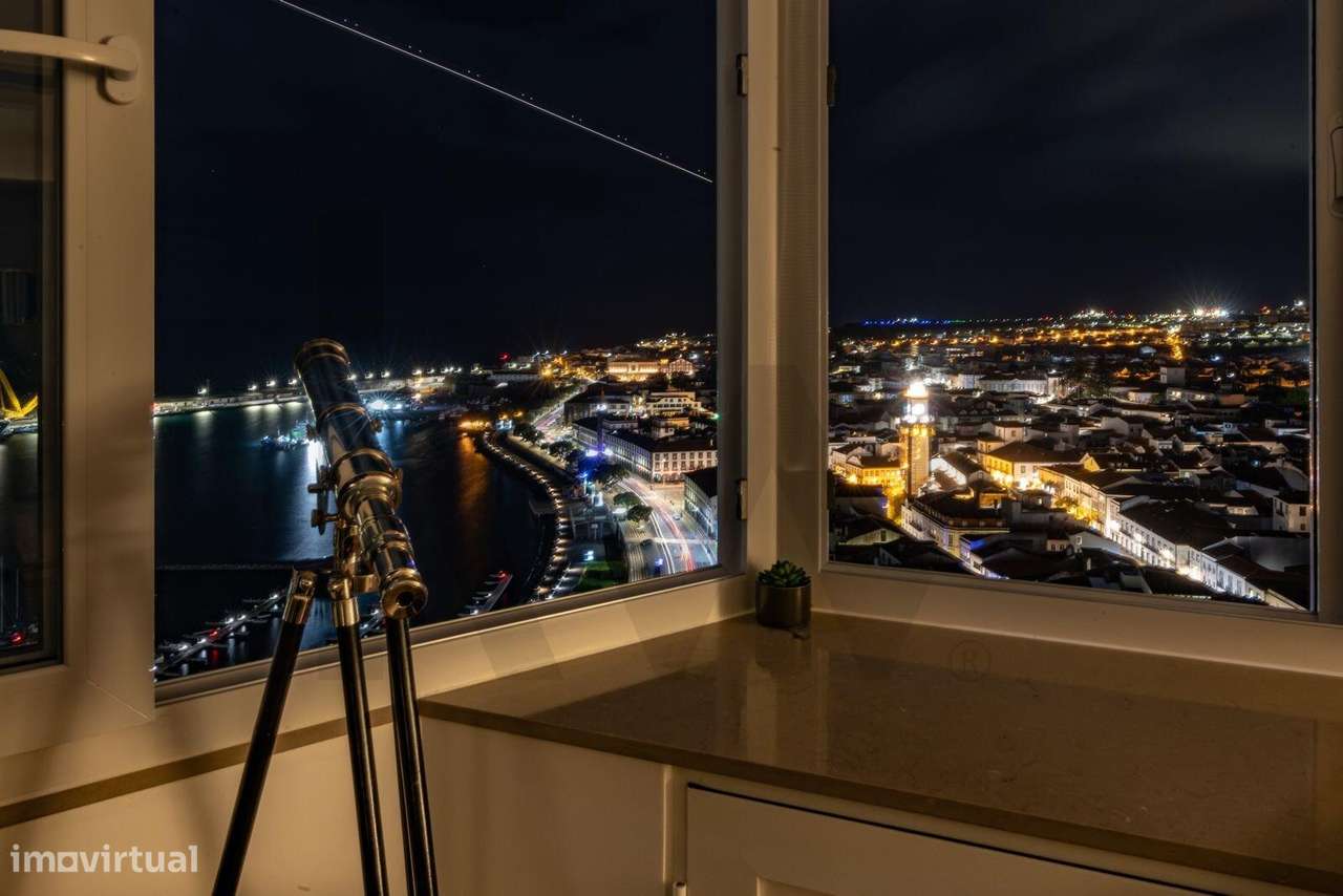 Apartamento Penthouse T3 com Vista Panorâmica de 360º no Coração de Po - Grande imagem: 4/32
