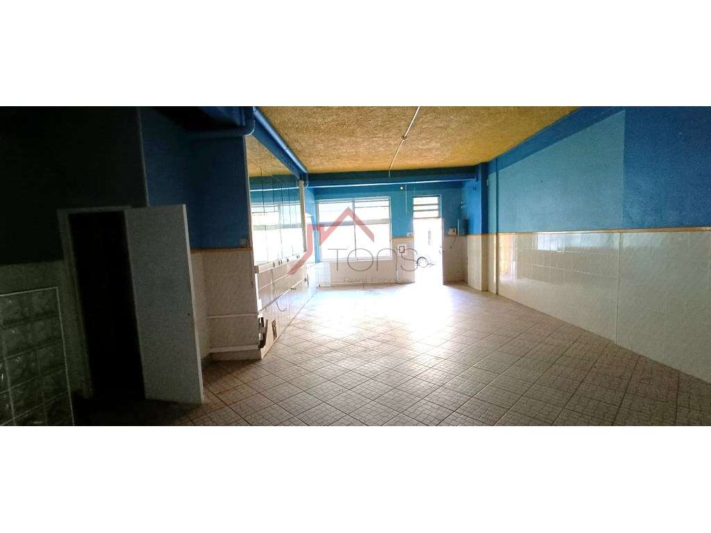 Loja 75m² Centro Barreiro | Ideal Restauração | 2 Montras | 780€ - Grande imagem: 4/9