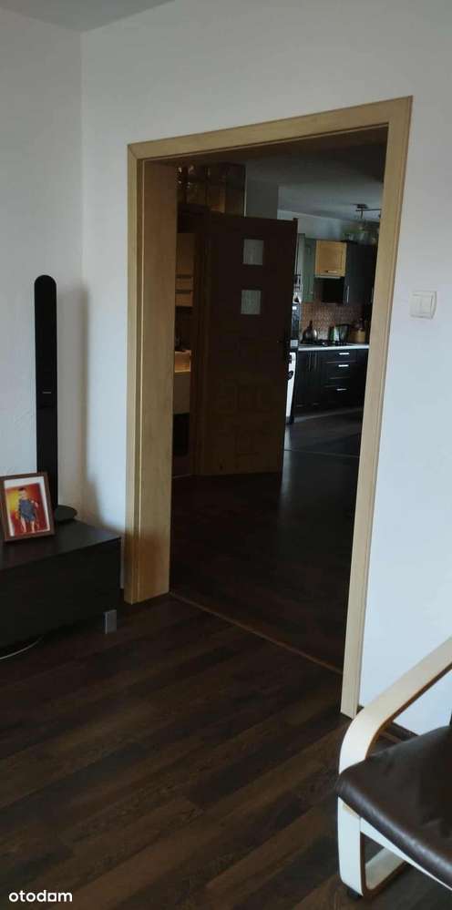 62 m², 3 pokoje, kuchnia, łazienka, WC, balkon, duuuuuuuża piwnica. - Pełny obrazek: 4/20