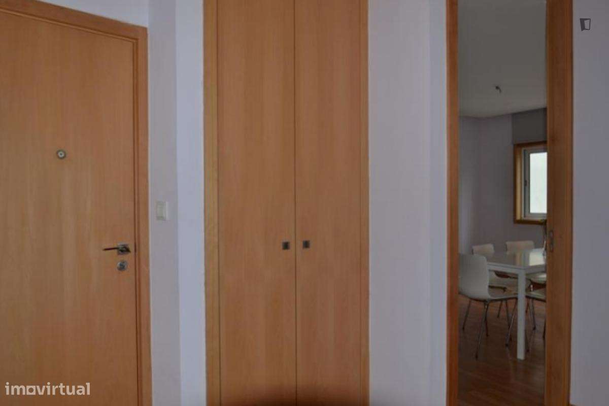 Apartamento com 3 quartos - localizado em Paranhos Porto - Grande imagem: 4/6