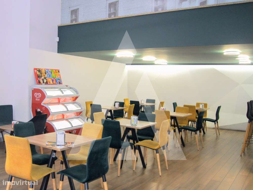 Café para Trespasse no Centro de Albergaria-a-Velha, com jogos da S...-6