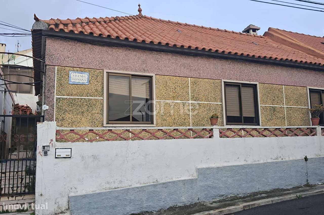 Moradia à venda na zona histórica da Pontinha-4