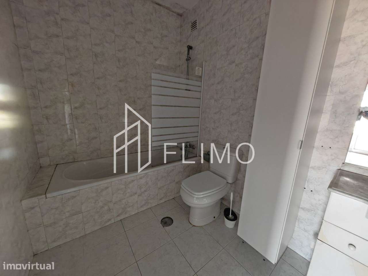 Moradia T4 com potencial Bifamiliar-17