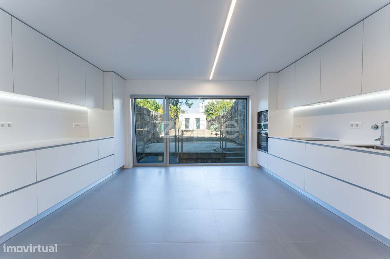 Moradia T3+1 - com terraço e garagem - Antas - Porto - Grande imagem: 1/41