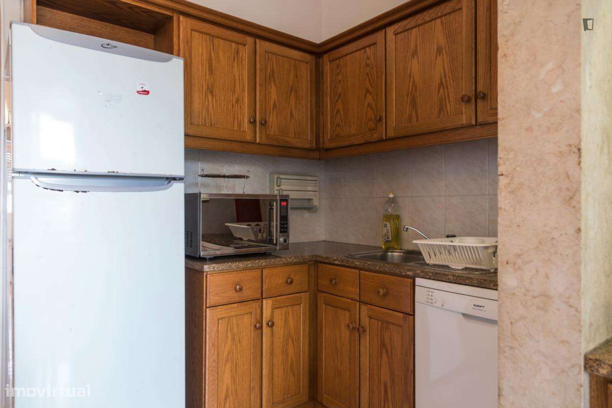 Quarto - localizado em Alameda Lisbon - Grande imagem: 4/14