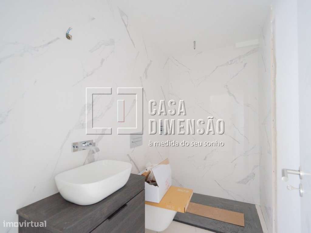 Moradia T3 localizada na zona da São Domingos de Rana!! - Grande imagem: 5/33