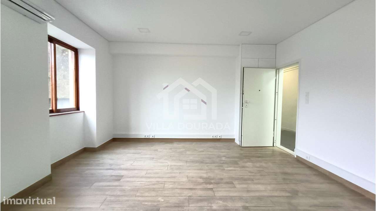 Escritório Renovado na Baixa do Porto-5