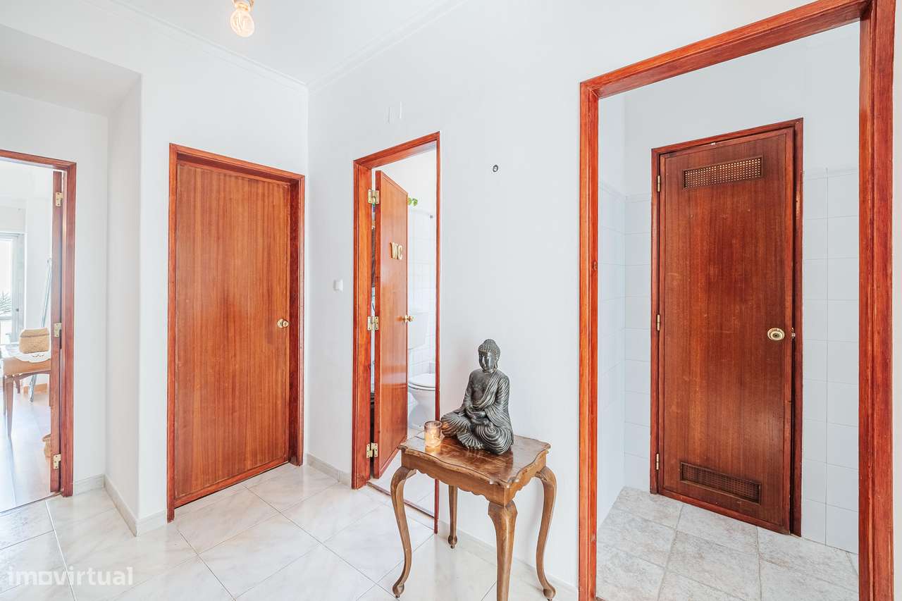 Apartamento T2 localizado nas Mercês-12