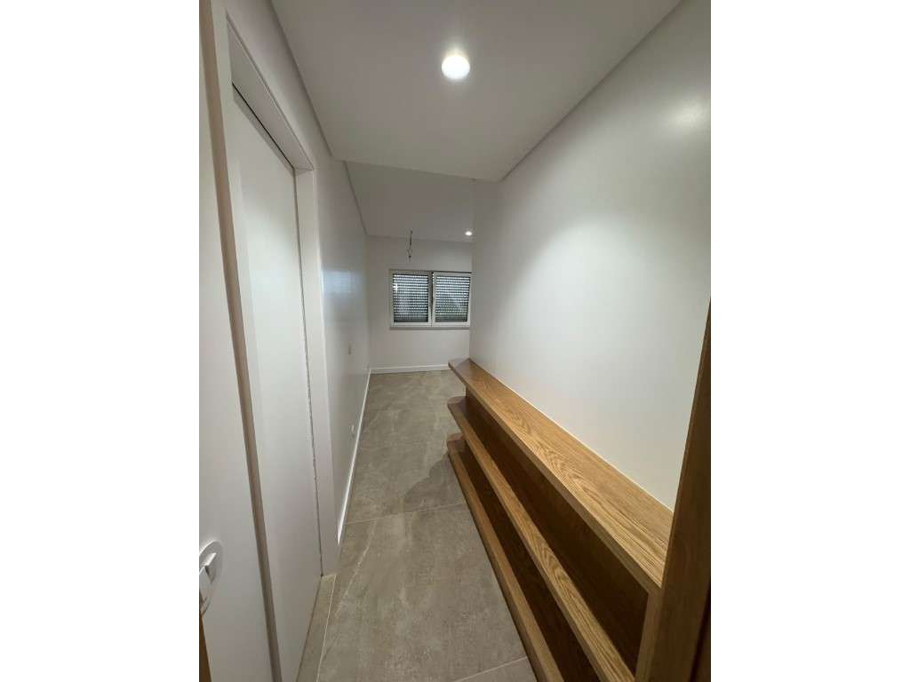 Moradia T3 com Garagem e Suite a venda na Maçã Sesimbra-19