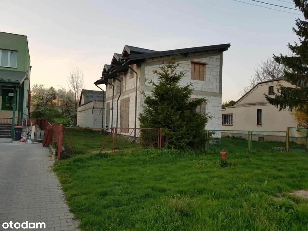 OGŁOSZENIE PRYWATNE  Dom z dużą działką w świetnej lokalizacji - Pełny obrazek: 2/8