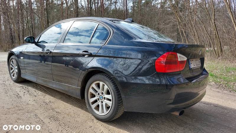 BMW Seria 3 320i - 3