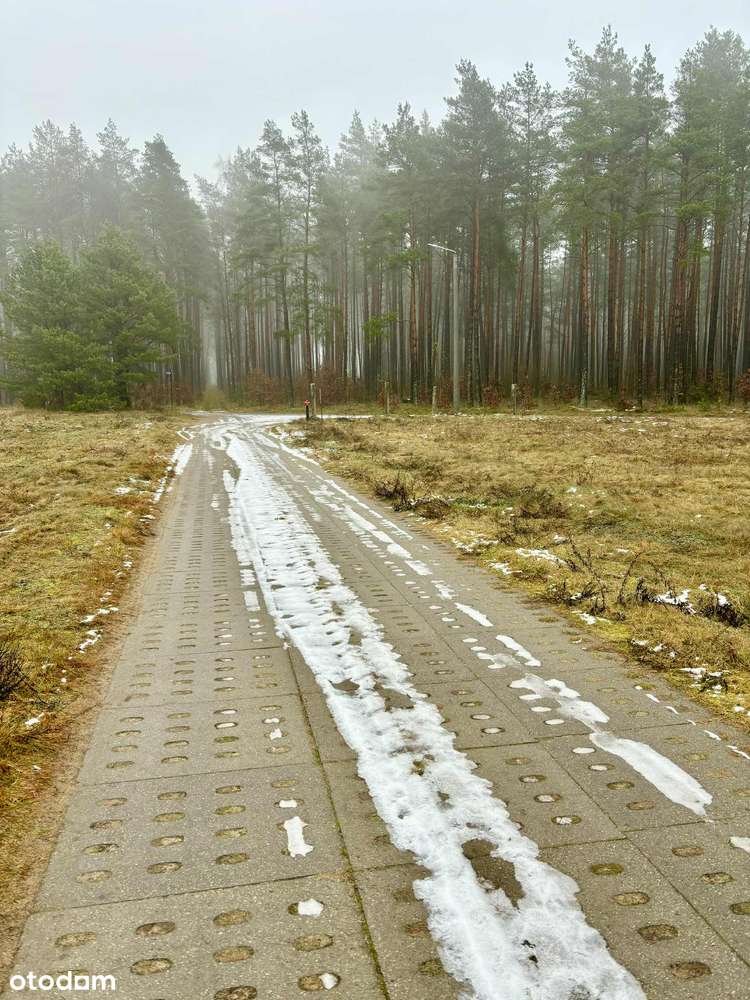 Pięknie położona działka wśród jezior i lasów-0