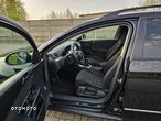 Volkswagen Passat 2.0 TDI DPF Sportline - 9