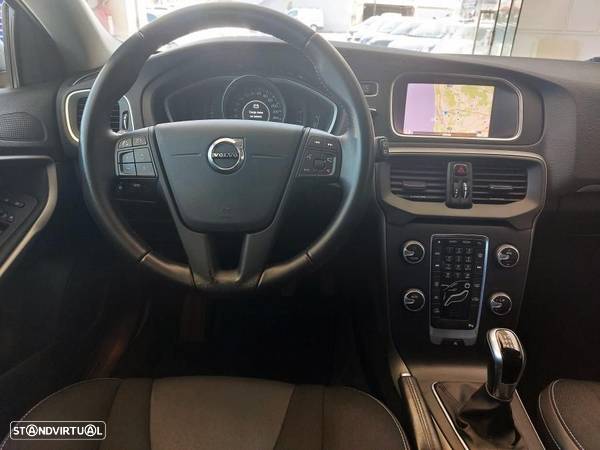 Volvo V40 2.0 D3 Kinetic - 45