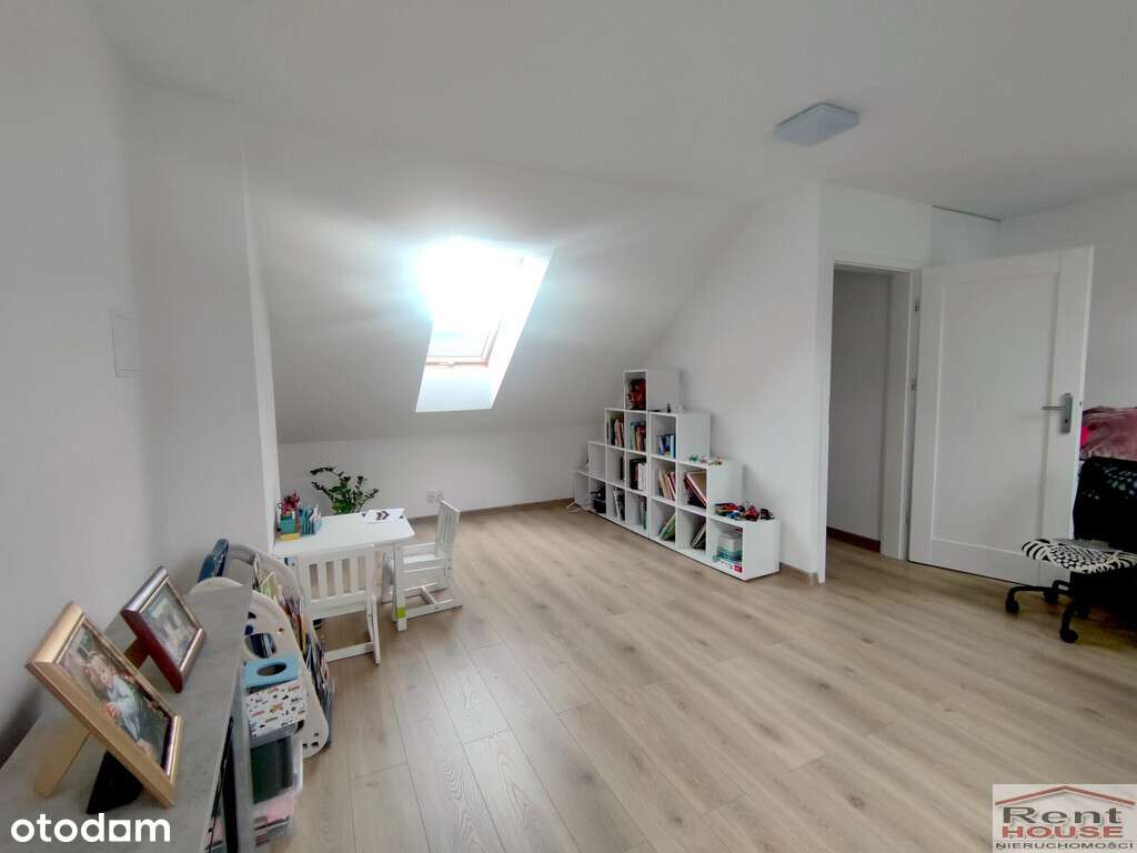 Całkowicie wykończony nowy bliźniak z garażem-18