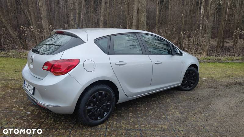 Opel Astra IV 1.4 T Cosmo - 4