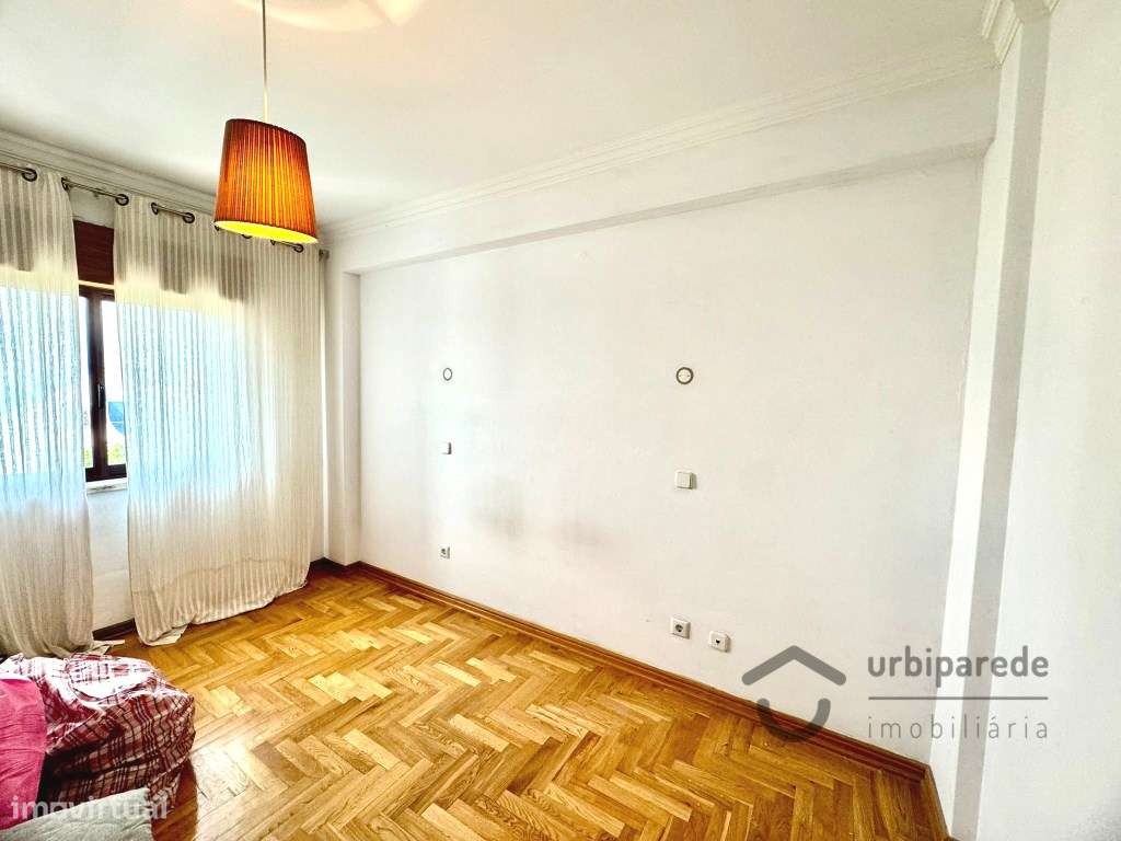 Apartamento T2+1 Duplex, c/ parqueamento, Ramada Caneças.-13