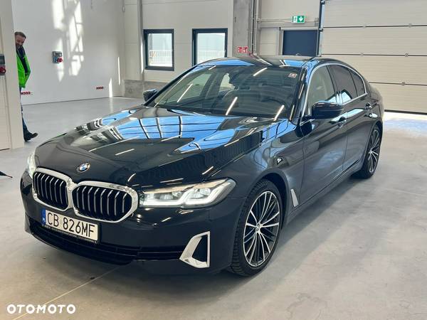 BMW Seria 5 520d xDrive Luxury Line - 1