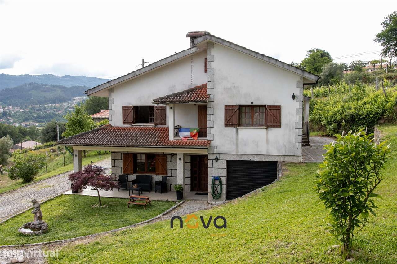 Moradia Independente T4 com Vista Panorâmica – Arcos de Valdevez-17