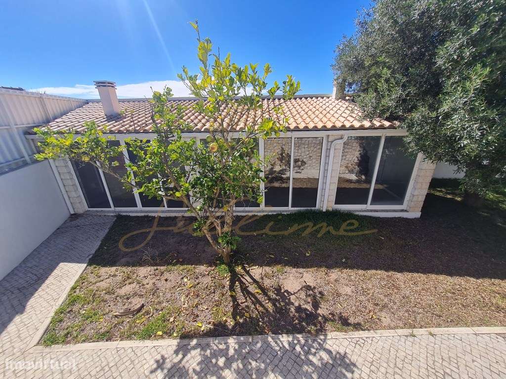 Moradia isolada V3+2 situada em Caixas, Sesimbra com Piscina-6