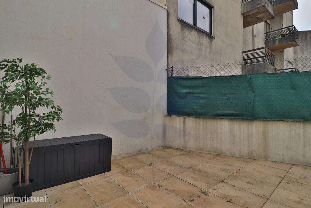 Apartamento T0 com terraço – mobilado e equipado | Braga-31