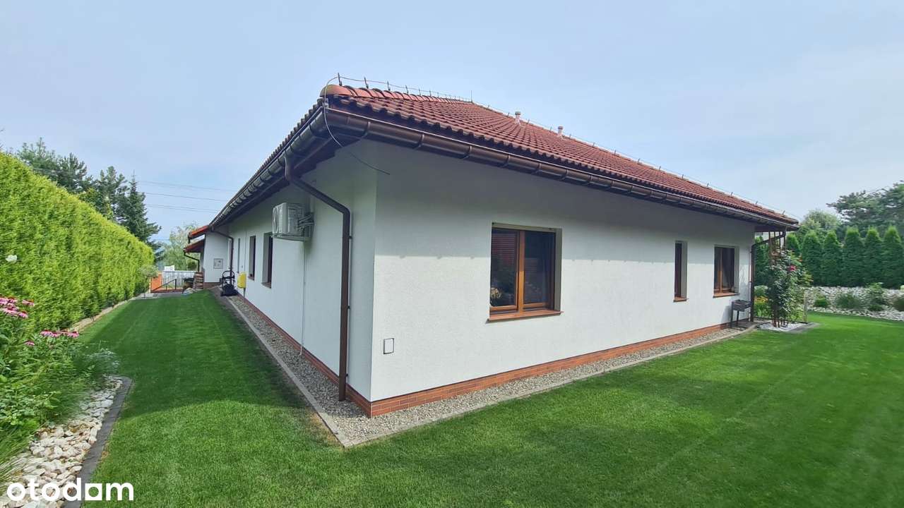 Dom z pięknym ogrodem w malowniczej okolicy-5