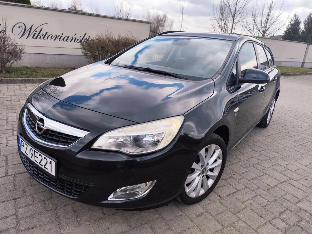 Opel Astra J 1.7 CDTI DPF 150 Jahre 2012