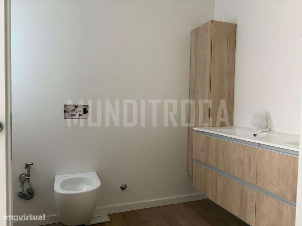Moradia banda em Lanhoso - pronta a habitar-12