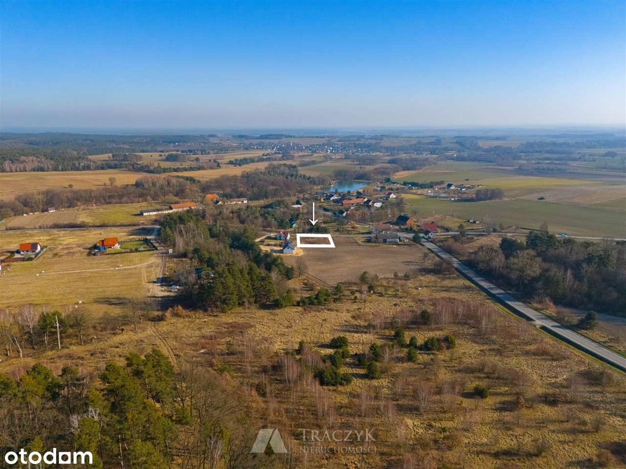 Uzbrojona działka_droga gminna asfaltowa_Las-9