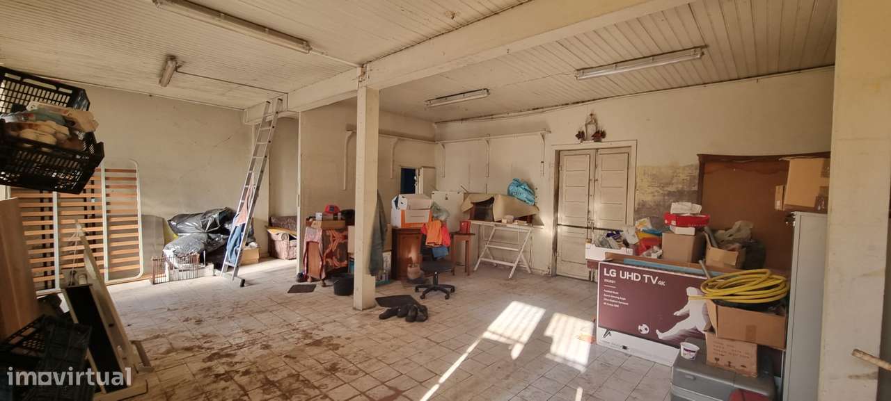 Casa / Moradia independente em Gulpilhares e Valadares-5