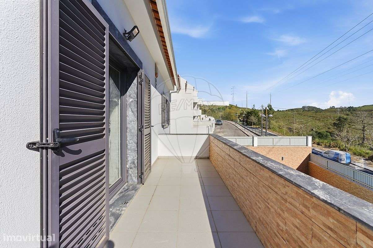 Moradia T4 para venda-5