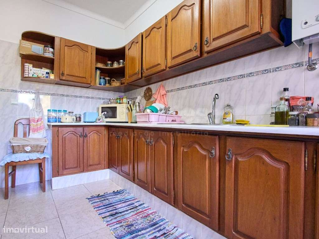 Moradia T5 com garagem, terraço e terreno agrícola - Grande imagem: 3/49