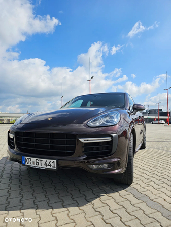 Porsche Cayenne GTS - 2