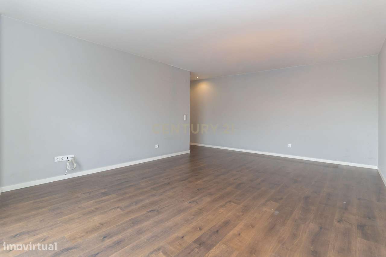 Apartamento T3 para Arrendamento - Vale de Milhaços, Corroios - Grande imagem: 3/49